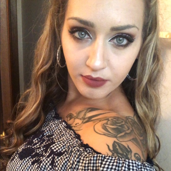 Meet your Posher, Dakota - Picture 4 of 8